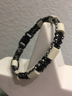 EM-Keramik Halsband in schwarz reflektierend und silver diamonds.