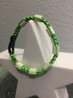 EM-Keramik Halsband in gecko mit neongr&uuml;n.